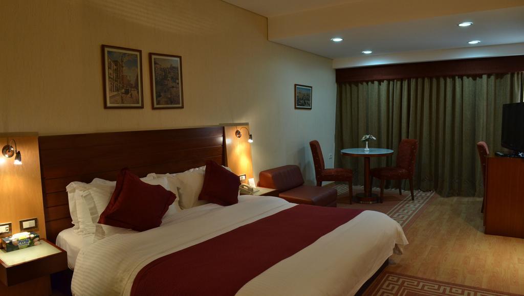 Monteverde Hotel Beit Mery Rum bild